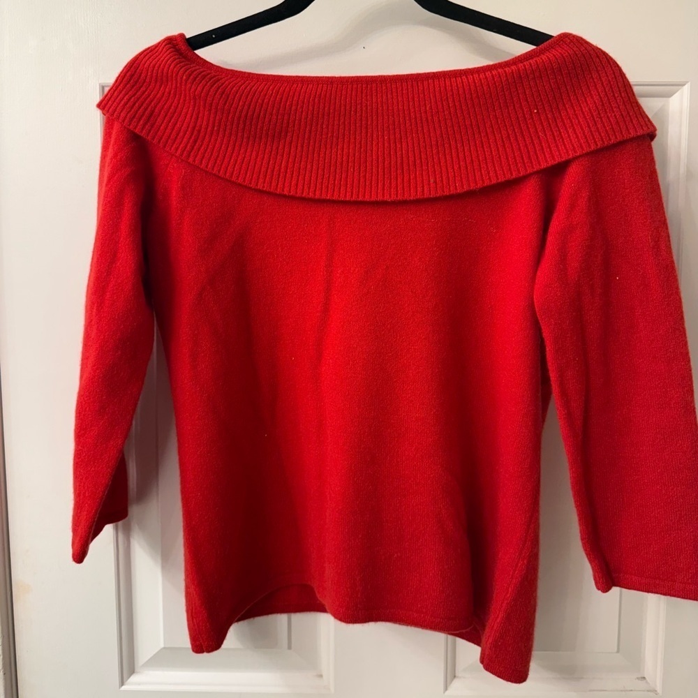 Red Off-Shoulder Women's Cashmere Sweater